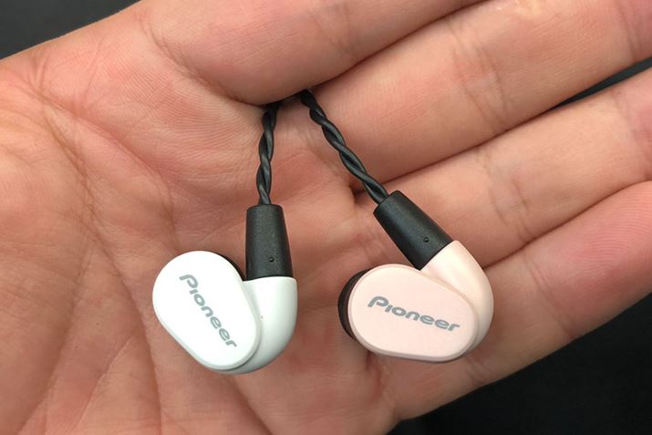 uprivate XDP-20ṽJ[oG[Vɂ킹AuSE-CH5TvɂVJ[o