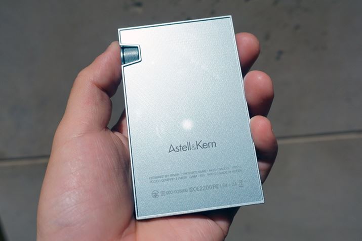 ��̂Ђ�Ɏ��܂�R���p�N�g�{�f�B���̗p�B����܂ł�AK�V���[�Y�ɂȂ��|�b�v�ȃf�U�C������ۓI��