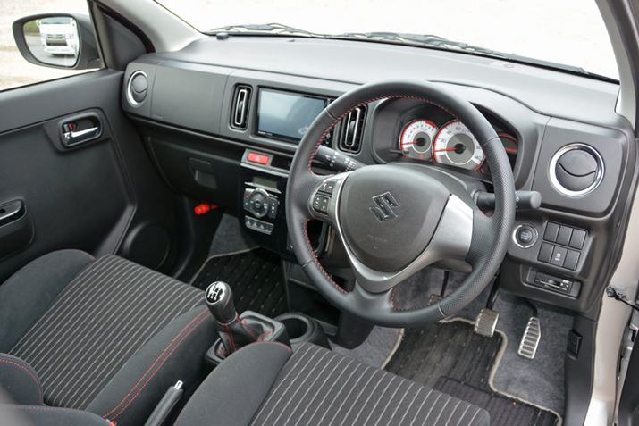 ^]ɐGAnhVtgo[ANb`Ȃǂ̎AX|[cJ[炵͋CɂЂ