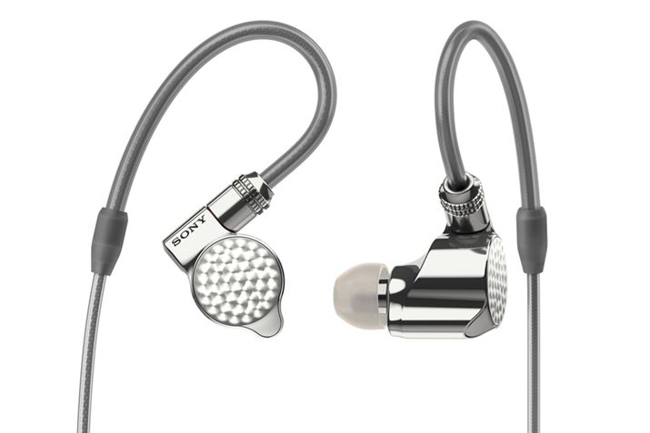 ނ̃hCo[jbggݍ킹nCubg^̐iĂ܂iʐ^̓\j[uIER-Z1Rvj