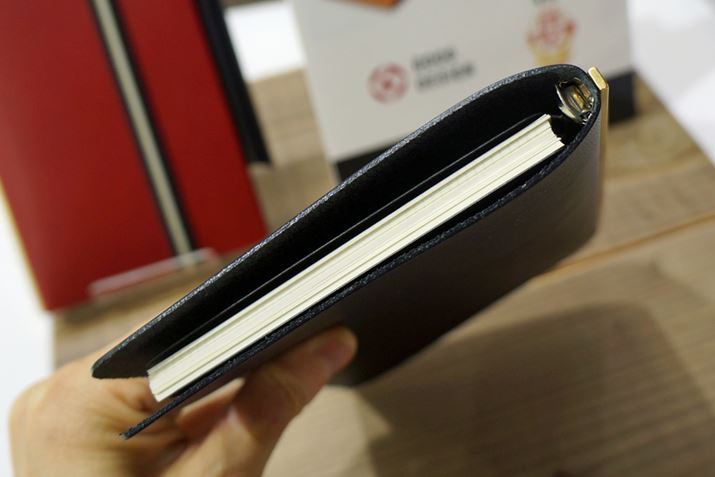 �����z�̂悤�Ƀ|�P�b�g�ɂ�������锖���ƌy��������