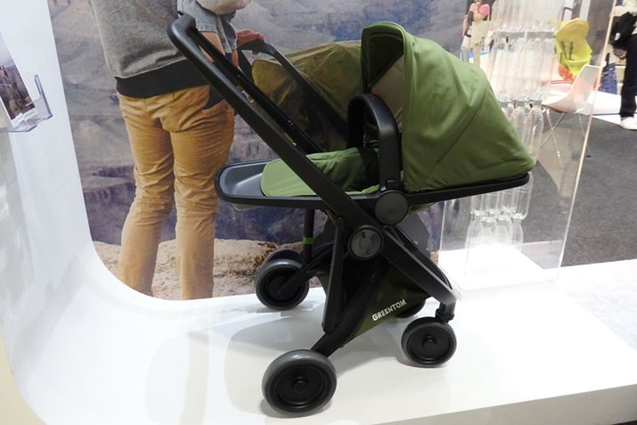 t[J[̓ubNƃzCgIłA10FpӂꂽV[gRɑgݍ킹ł܂