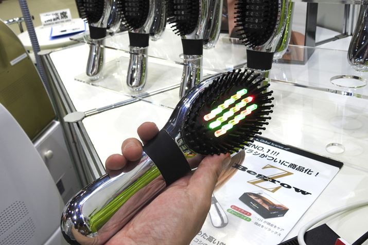 {͖̂200gƏdAʏ̃uVƂĂgpłBddmicroUSBɂčs