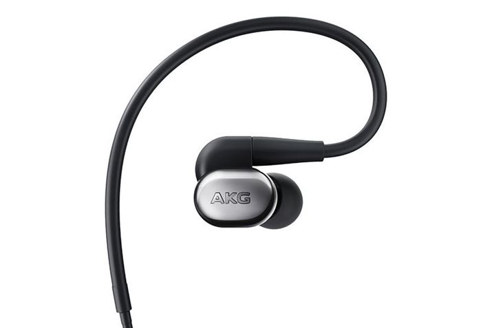 @͎Ɋ|ČŒ肷AuSHURE|vBP[uɂ̓A[`̉HtĂ