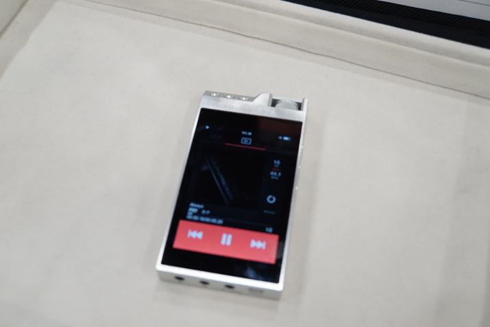 �uLuxury & precision L3�v�́A7��16�����e�C���z������Ŕ�������Ă���