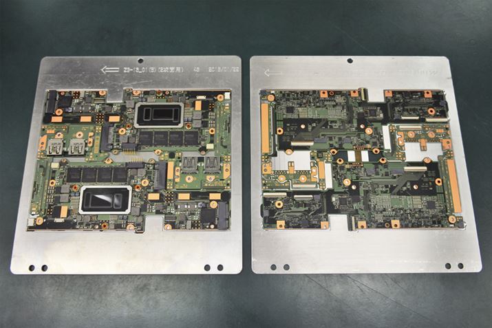 ���ܖ�H��Ő������ꂽVAIO Z�̊�Ձi�ʐ^��VAIO�񋟁j