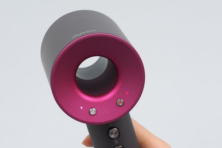 h[iĉ悤ɁA^񒆂͋󓴂ɂȂĂBoƔΑɕʂ≷xݒ̑{^