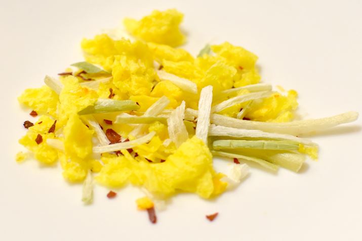 ₭́A܂AlMAhqBԂƉF̍ʂ肪ꂢł