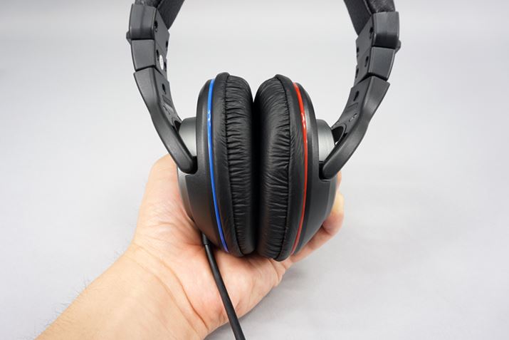 nEWOɂ͍Eɔfł悤ɐƐԂ̃J[{Ă