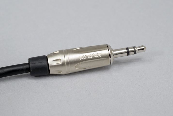 X^WIj^[wbhzƂĂ͒A3.5mmXeI~jvO̗pĂ