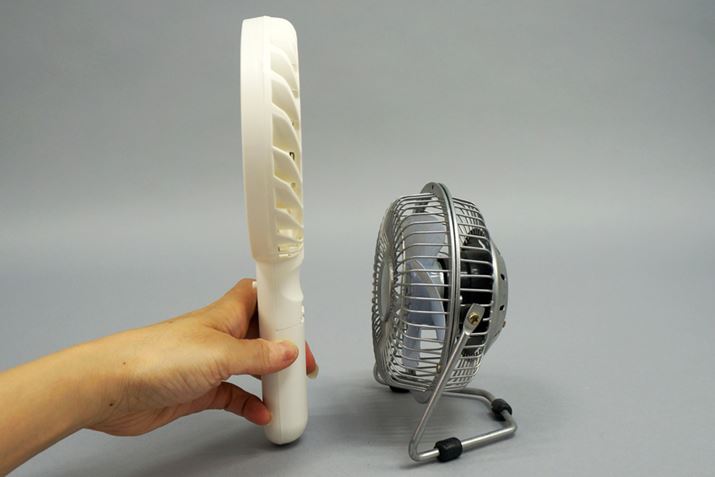 ʓIȑ^CvUSB@ƔrƁA͂܂s̓X