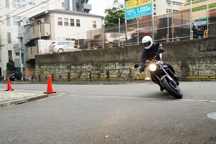 �ᑬ�ł��M�N�V���N���Ȃ����A�����R�[�i�[�ł��������������������Ă����