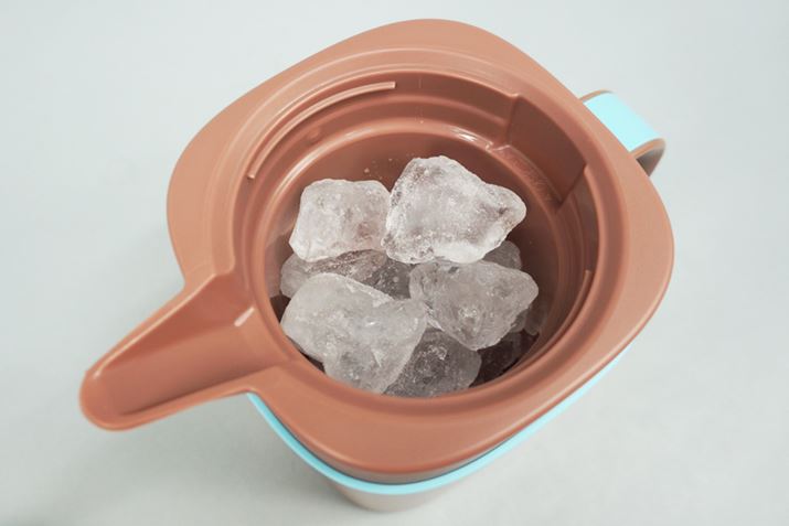 �R�[�q�[���Ɛ��̏���������������A�T�[�o�[�ɕX�����܂�