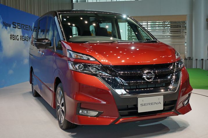 �t�����g�̃f�U�C���́A��₠�����肵�Ă����]�����f���������͂�������