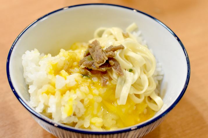 т̏ɁAǂƋāACɐHׂĂ悵I