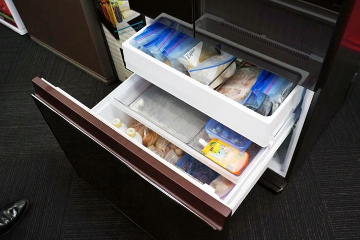 i̗Ⓚ́A3iňoP[Xō\ĂBォ[15cmA6cmA22cm