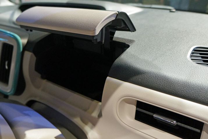 �_�b�V���{�[�h�̉^�]�ȑ��ɔ������[�X�y�[�X