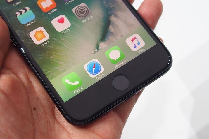 ɕςz[{^BbN̉Apple PayɎguTouch IDv͈ڂ