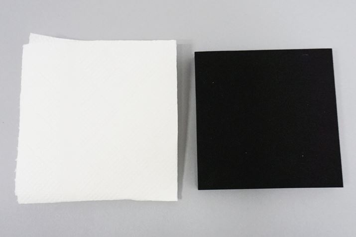 l܂ɂy[p[^IpӂA}bgiEj̏ɒu܂