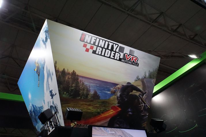 oCÑC_[ƂȂăR[X삯̌y߂uINFINITY RIDER:MotorbikeVRv