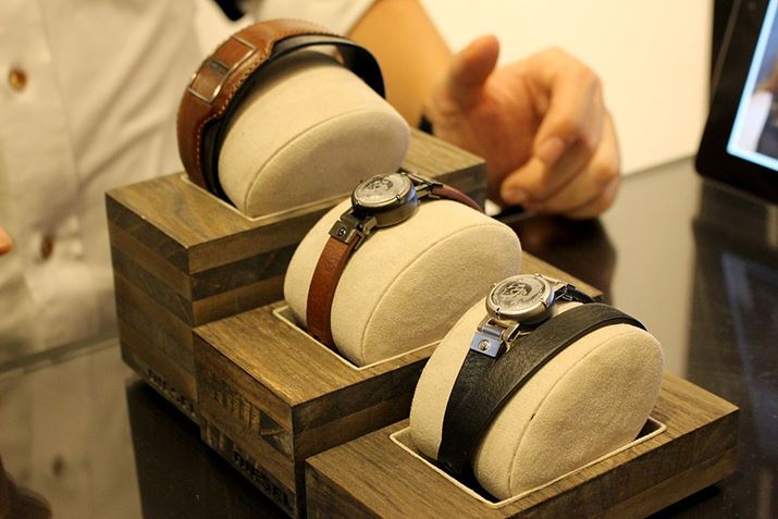 DIESEL ̃gbJ[BuXbg݂ł