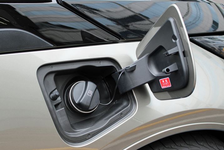 dp̃GWł郌WGNXe_[́A2C647ccBR̓nCINw肾