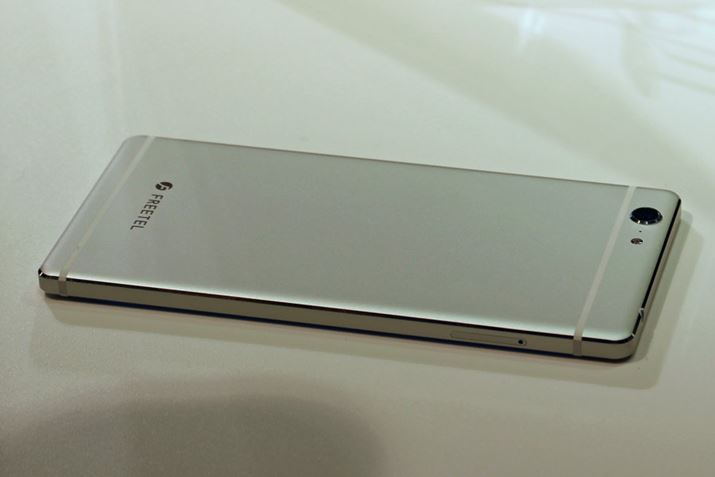 {fB̑fނ̓A~BЂ́uREIv傫悤ȃfUC