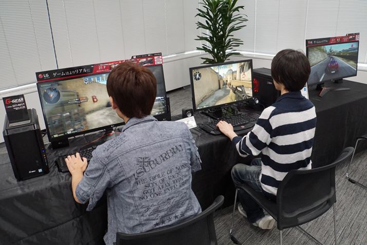 SCARZiXJ[Yj̃o[ɂJE^[XgCNIC̃fvC̗lq