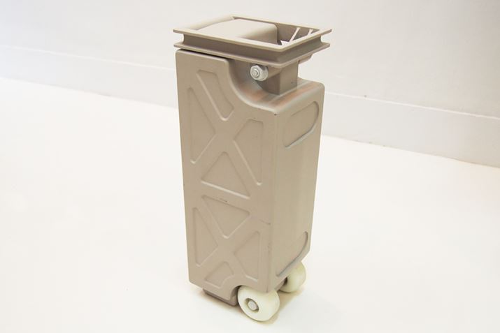 e4kWh̃obe[𓋍ځBړ鎞́Aobe[Ȃ瑖s