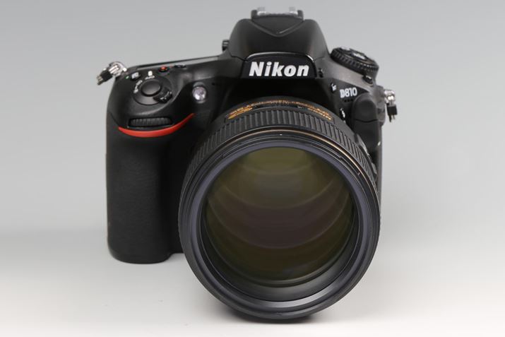 œ_105mmŊJF1.4̑aBtB^[a82mmƑ傫