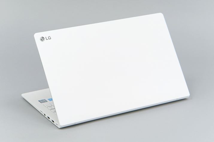 fނ̂悤Ɍ邪AO̓}OlVEBX