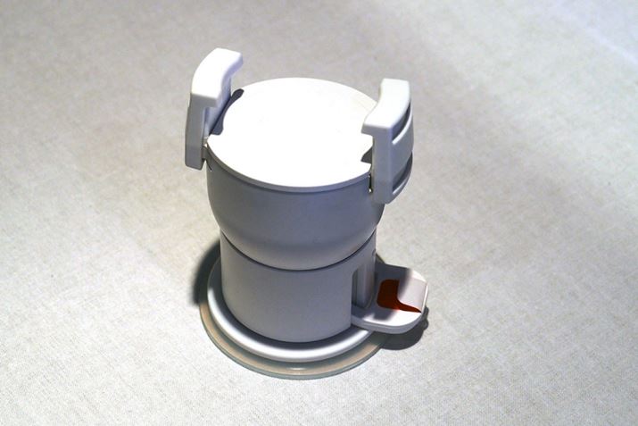 t̃X}[gtHz_[Bꕔ͋͂ȋzՂɂȂĂAȂǂɑĎgp