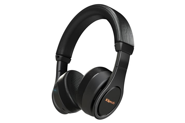 I[o[C[^Reference Over-Ear BluetoothBƎKBDhCo[eNmW[̗p