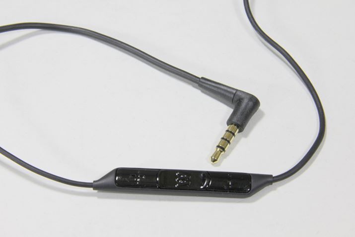 �t���̕W���P�[�u���́A3�{�^�������R���t����