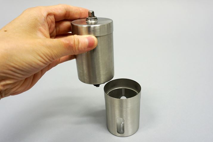 �R�[�q�[�~���̉����͕��ӂ��ꂽ�R�[�q�[�������܂�e��ŁA�㔼�����~�����镔���ɂȂ�܂�