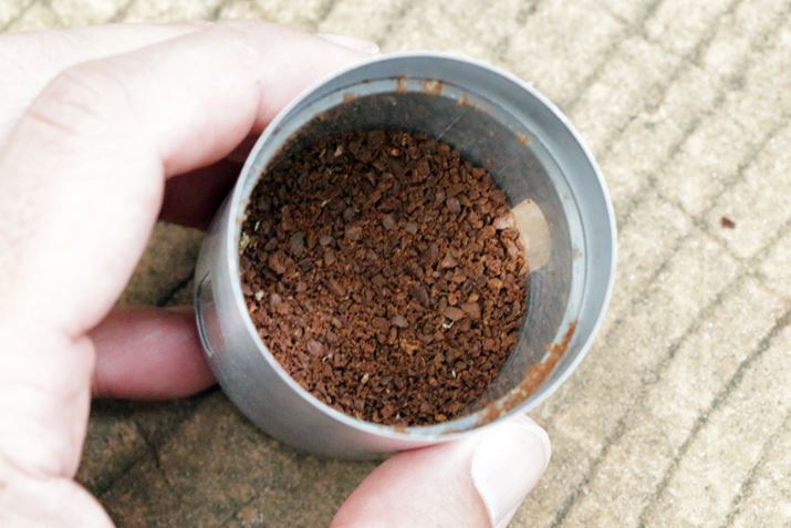 ������Ƒe�҂��̃R�[�q�[���������B��҂��͏��̌��ł������A�Ȃ��Ȃ����ɂł��܂���