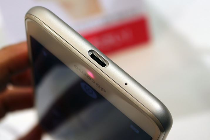 USB|[ǵA]ǂmicroUSB̗p