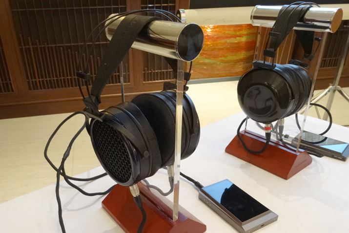 ETHER Flowiʐ^jETHER C Flowiʐ^Ej