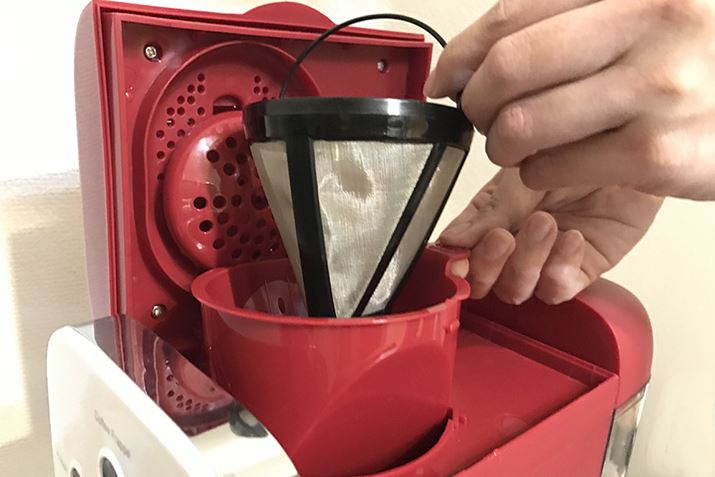 R[q[[J[@\̓hbvBR[q[́A{̏㕔̃t^JƂɂ郁bVtB^[ɓ