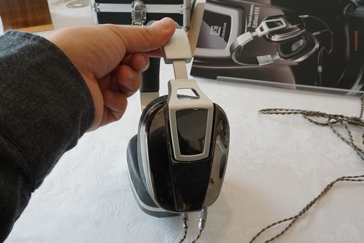 ULTRASONEu[Xł́AuJubilee 25 EditionvƓ\ꂽ^|[^uwbhz̃tbOVbvfuEdition 8 EXvWĂ