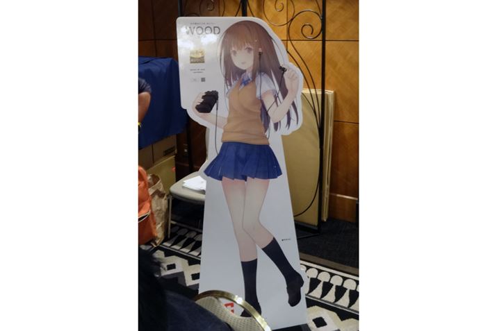 JVCu[X̉ɂЂƓWĂWOODV[Y̗ĊŔ