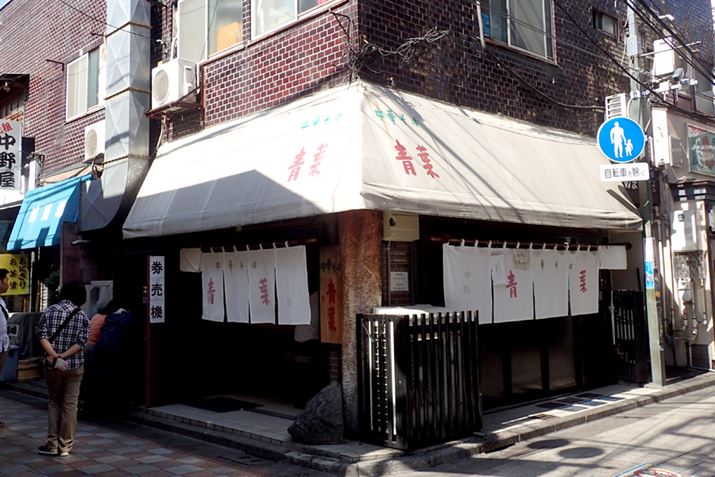 �����E����̐t�ɂ���Ă��܂����B������12���O�ł����A�J�E���^�[�͂قږ��܂��Ă��܂�