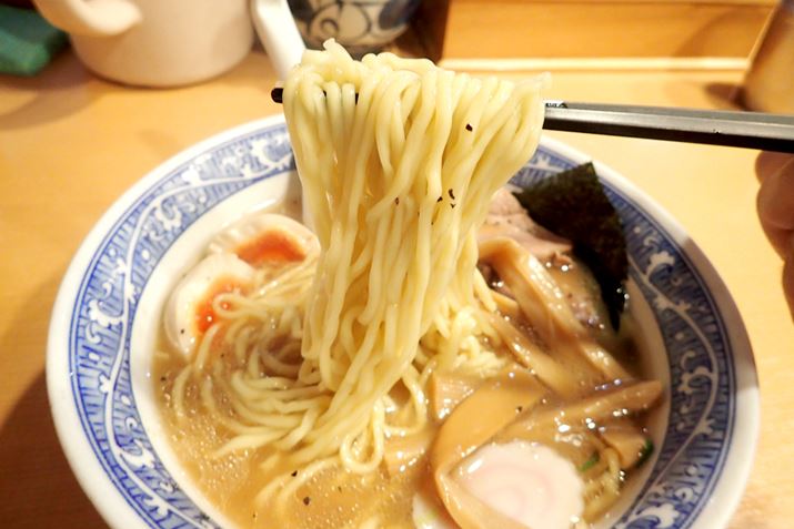 ���������A�˃��t�g�B�˂͂�╽�ł��ŁA���炩�߂ł�