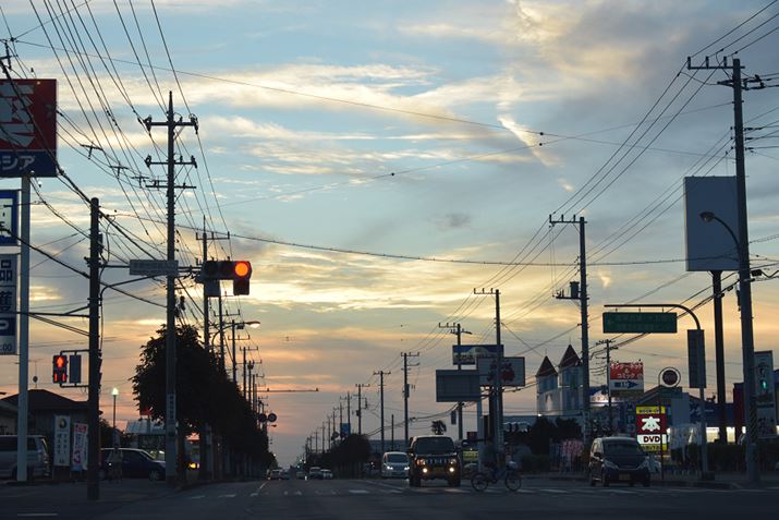 �ʐ^13�@1/100�AF5.6�AISO 400�A+1.67EV�A�g�p�����Y�FAF-P DX NIKKOR 18-55mm f/3.5-5.6G VR