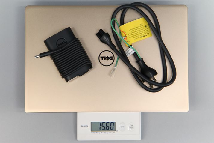 �t����AC�A�_�v�^�[�Ə[�d�P�[�u�������킹���1.56kg