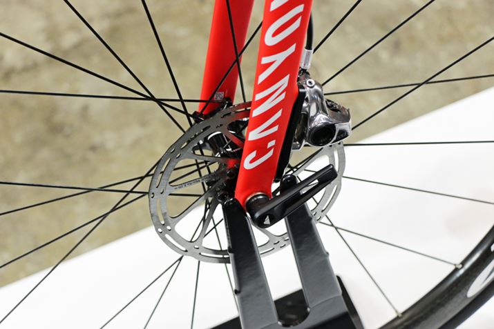 �f�B�X�N�u���[�L�͒ʏ�̃����u���[�L���������͂������A�J�Ȃǂ̉e�����󂯂ɂ���