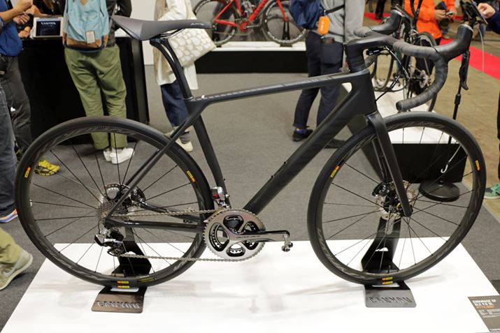 �t���[���d��0.82kg�̌y�ʂȁuENDURACE CF SLX 9.9 SL�v�̊����ԉ��i��77��2000�~