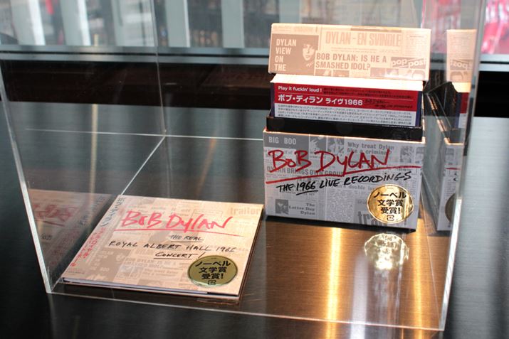 ꃍr[ɂwAECEAo[gEz[xCDuĂ