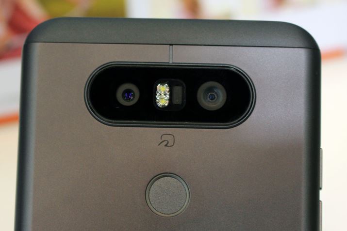 ���C���J�����́A�W�������Y�ƍL�p�����Y��؂�ւ��Ďg�����j�[�N�Ȃ��̂�