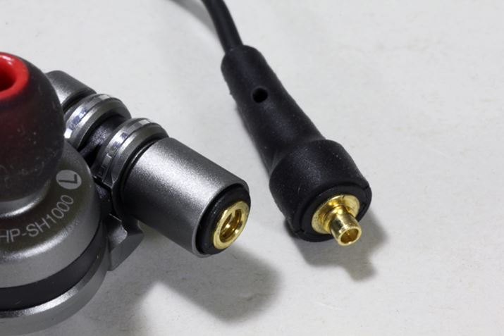 MMCXRlN^[ɂ钅EP[u̗pĂ̂ŁAP[uɂ鉹ωyނƂł